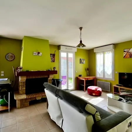 Lovely And Bright House With Garden And Terrace * משר-סור-ג'ירונדה