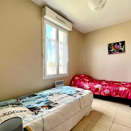בית נופש Lovely And Bright House With Garden And Terrace