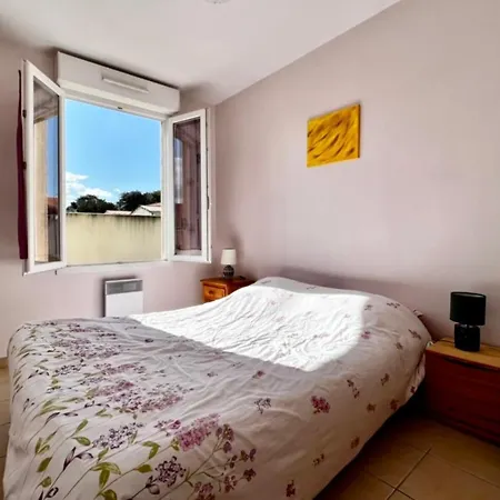Lovely And Bright House With Garden And Terrace בית נופש