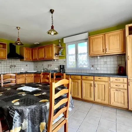 בית נופש Lovely And Bright House With Garden And Terrace *